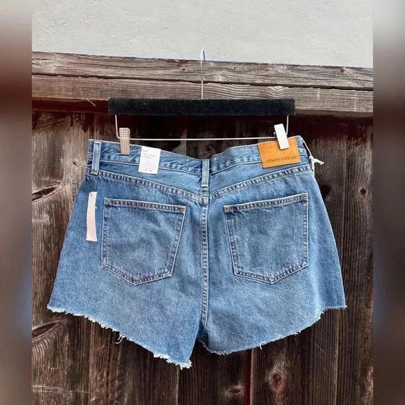 Aritzia Denim Forum
The Yoko Short NEW WITH TAG - Picture 5 of 5